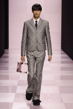 LOUIS-VUITTON-MENrsquoS-FALL-WINTER-2025-SHOW-LOOK-84