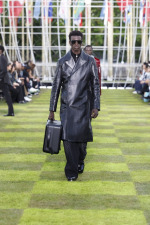 LOUIS-VUITTON-MENrsquoS-SPRING-SUMMER-2025-LOOK-10