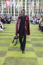 LOUIS-VUITTON-MENrsquoS-SPRING-SUMMER-2025-LOOK-11