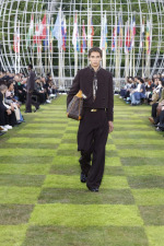 LOUIS-VUITTON-MENrsquoS-SPRING-SUMMER-2025-LOOK-28