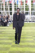 LOUIS-VUITTON-MENrsquoS-SPRING-SUMMER-2025-LOOK-3