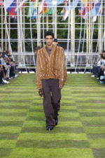 LOUIS-VUITTON-MENrsquoS-SPRING-SUMMER-2025-LOOK-35