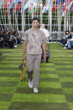 LOUIS-VUITTON-MENrsquoS-SPRING-SUMMER-2025-LOOK-51