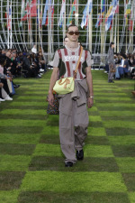 LOUIS-VUITTON-MENrsquoS-SPRING-SUMMER-2025-LOOK-57