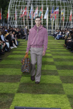 LOUIS-VUITTON-MENrsquoS-SPRING-SUMMER-2025-LOOK-58