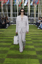 LOUIS-VUITTON-MENrsquoS-SPRING-SUMMER-2025-LOOK-59