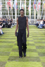 LOUIS-VUITTON-MENrsquoS-SPRING-SUMMER-2025-LOOK-6