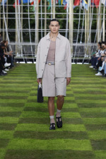 LOUIS-VUITTON-MENrsquoS-SPRING-SUMMER-2025-LOOK-60