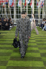 LOUIS-VUITTON-MENrsquoS-SPRING-SUMMER-2025-LOOK-67