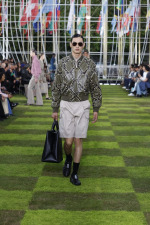 LOUIS-VUITTON-MENrsquoS-SPRING-SUMMER-2025-LOOK-68