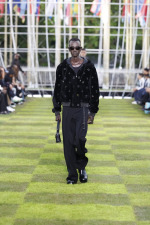 LOUIS-VUITTON-MENrsquoS-SPRING-SUMMER-2025-LOOK-7