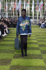 LOUIS-VUITTON-MENrsquoS-SPRING-SUMMER-2025-LOOK-71