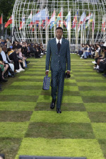 LOUIS-VUITTON-MENrsquoS-SPRING-SUMMER-2025-LOOK-75