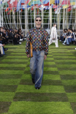 LOUIS-VUITTON-MENrsquoS-SPRING-SUMMER-2025-LOOK-79