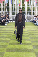 LOUIS-VUITTON-MENrsquoS-SPRING-SUMMER-2025-LOOK-9