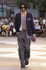 LOUIS-VUITTON-MENrsquoS-SPRING-SUMMER-2026-SHOW-LOOK-02