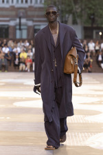 LOUIS-VUITTON-MENrsquoS-SPRING-SUMMER-2026-SHOW-LOOK-03