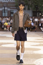 LOUIS-VUITTON-MENrsquoS-SPRING-SUMMER-2026-SHOW-LOOK-08