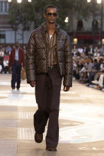 LOUIS-VUITTON-MENrsquoS-SPRING-SUMMER-2026-SHOW-LOOK-17