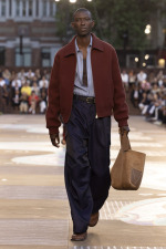 LOUIS-VUITTON-MENrsquoS-SPRING-SUMMER-2026-SHOW-LOOK-18