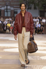 LOUIS-VUITTON-MENrsquoS-SPRING-SUMMER-2026-SHOW-LOOK-22