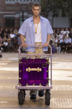 LOUIS-VUITTON-MENrsquoS-SPRING-SUMMER-2026-SHOW-LOOK-28