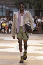 LOUIS-VUITTON-MENrsquoS-SPRING-SUMMER-2026-SHOW-LOOK-29