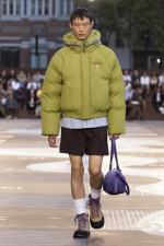 LOUIS-VUITTON-MENrsquoS-SPRING-SUMMER-2026-SHOW-LOOK-32