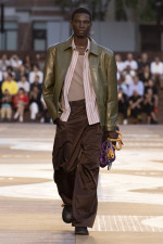 LOUIS-VUITTON-MENrsquoS-SPRING-SUMMER-2026-SHOW-LOOK-35