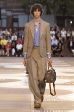 LOUIS-VUITTON-MENrsquoS-SPRING-SUMMER-2026-SHOW-LOOK-39