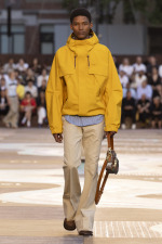 LOUIS-VUITTON-MENrsquoS-SPRING-SUMMER-2026-SHOW-LOOK-44