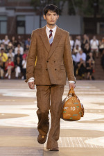 LOUIS-VUITTON-MENrsquoS-SPRING-SUMMER-2026-SHOW-LOOK-48