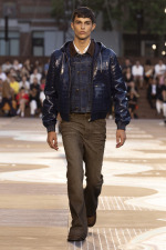 LOUIS-VUITTON-MENrsquoS-SPRING-SUMMER-2026-SHOW-LOOK-52