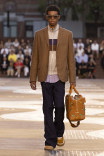 LOUIS-VUITTON-MENrsquoS-SPRING-SUMMER-2026-SHOW-LOOK-55