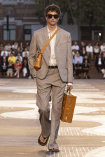 LOUIS-VUITTON-MENrsquoS-SPRING-SUMMER-2026-SHOW-LOOK-62