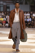 LOUIS-VUITTON-MENrsquoS-SPRING-SUMMER-2026-SHOW-LOOK-67