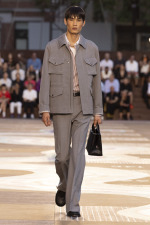 LOUIS-VUITTON-MENrsquoS-SPRING-SUMMER-2026-SHOW-LOOK-69