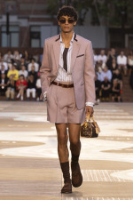 LOUIS-VUITTON-MENrsquoS-SPRING-SUMMER-2026-SHOW-LOOK-70