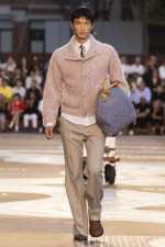 LOUIS-VUITTON-MENrsquoS-SPRING-SUMMER-2026-SHOW-LOOK-71