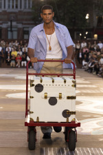 LOUIS-VUITTON-MENrsquoS-SPRING-SUMMER-2026-SHOW-LOOK-72
