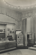 Exposition-internationale-des-arts-decoratifs-et-industriels-modernes-Paris-1925-stand-Louis-Vuitton
