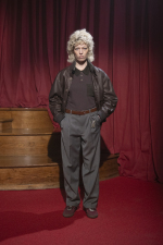 look0010
