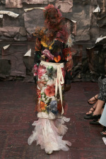 LOOK_35