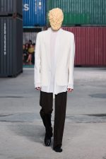 MM_Folders_FW26-Show-Look_0007