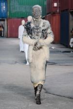 MM_Folders_FW26-Show-Look_0015