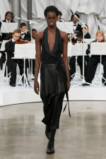 LOOK_03