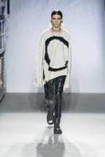 MM6-Maison-Margiela-AW22-Look-11