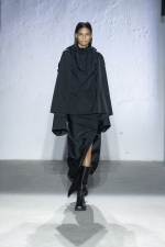 MM6-Maison-Margiela-AW22-Look-17