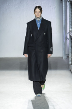 MM6-Maison-Margiela-AW22-Look-1A