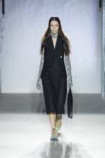 MM6-Maison-Margiela-AW22-Look-2